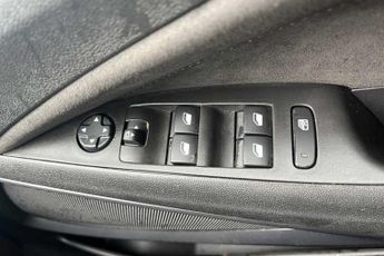 VAUXHALL CROSSLAND 1.2 Turbo Ultimate SUV 5dr Petrol Auto Euro 6 (s/s) (130 ps)