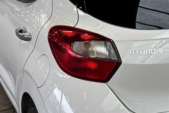 HYUNDAI i10 1.2 Premium Hatchback 5dr Petrol Auto Euro 6 (s/s) (79 ps)
