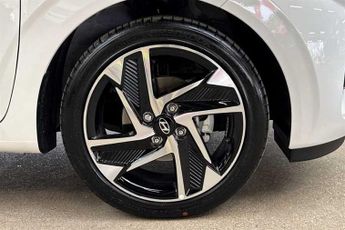 HYUNDAI i10 1.2 Premium Hatchback 5dr Petrol Auto Euro 6 (s/s) (79 ps)