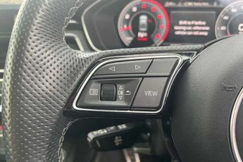 AUDI A4 2.0 TFSI 35 Black Edition Saloon 4dr Petrol S Tronic Euro 6 (s/s