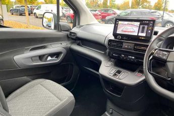 Vauxhall Combo Life Electric 52kWh Ultimate XL MPV 5dr Electric Auto (7.4kW Charger) (136 ps)