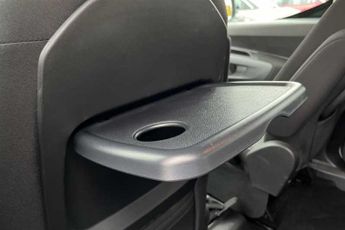 Vauxhall Combo Life Electric 52kWh Ultimate XL MPV 5dr Electric Auto (7.4kW Charger) (136 ps)