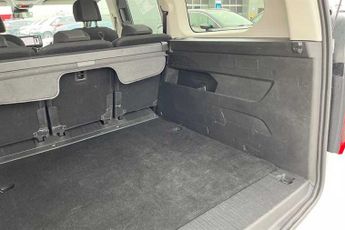 Vauxhall Combo Life Electric 52kWh Ultimate XL MPV 5dr Electric Auto (7.4kW Charger) (136 ps)