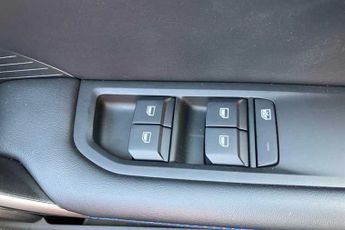 MG MG4 EV 49kWh SE Hatchback 5dr Electric Auto (170 ps)