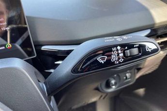 MG MG4 EV 49kWh SE Hatchback 5dr Electric Auto (170 ps)