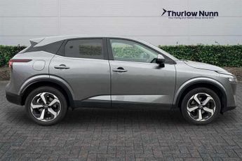 Nissan Qashqai 1.3 DIG-T MHEV N-Connecta SUV 5dr Petrol Hybrid XTRON Euro 6 (s/