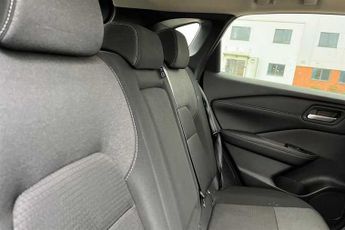 Nissan Qashqai 1.3 DIG-T MHEV N-Connecta SUV 5dr Petrol Hybrid XTRON Euro 6 (s/