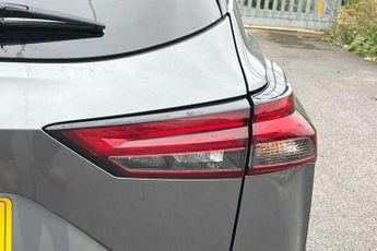 Nissan Qashqai 1.3 DIG-T MHEV N-Connecta SUV 5dr Petrol Hybrid XTRON Euro 6 (s/