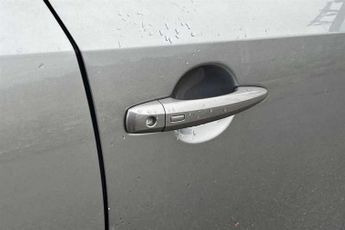 Nissan Qashqai 1.3 DIG-T MHEV N-Connecta SUV 5dr Petrol Hybrid XTRON Euro 6 (s/