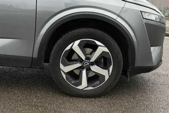 Nissan Qashqai 1.3 DIG-T MHEV N-Connecta SUV 5dr Petrol Hybrid XTRON Euro 6 (s/