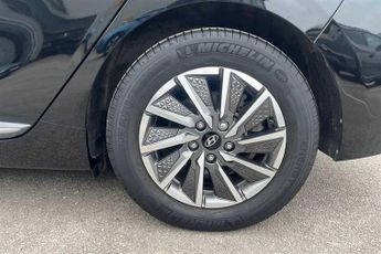 HYUNDAI IONIQ 38.3kWh Premium Hatchback 5dr Electric Auto (136 ps)