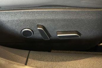 TESLA MODEL 3 (Dual Motor) Long Range Saloon 4dr Electric Auto 4WDE (346 ps)