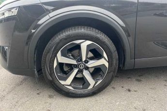 Nissan Qashqai 1.3 DIG-T MHEV (158 PS) N-Connecta 5 Door Petrol Hybrid SUV XTRO