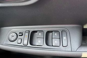 HYUNDAI INSTER Long Range 49kWh 02 SUV 5dr Electric Auto (115 ps)