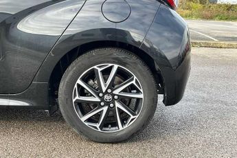 Toyota Yaris 1.5 VVT-h Design Hatchback 5dr Petrol Hybrid E-CVT Euro 6 (s/s)