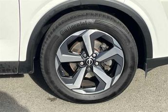 NISSAN QASHQAI 1.3 DIG-T MHEV N-Connecta SUV 5dr Petrol Hybrid XTRON 4WD Euro 6