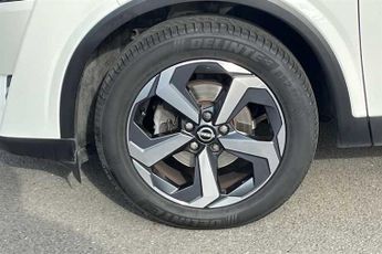 NISSAN QASHQAI 1.3 DIG-T MHEV N-Connecta SUV 5dr Petrol Hybrid XTRON 4WD Euro 6