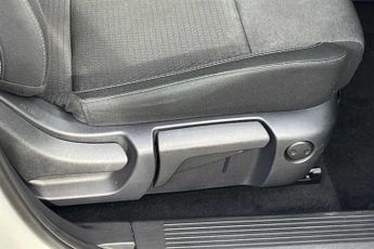 NISSAN QASHQAI 1.3 DIG-T MHEV N-Connecta SUV 5dr Petrol Hybrid XTRON 4WD Euro 6