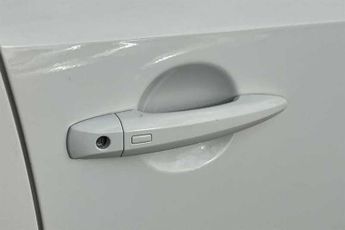 NISSAN QASHQAI 1.3 DIG-T MHEV N-Connecta SUV 5dr Petrol Hybrid XTRON 4WD Euro 6