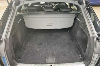 AUDI A4 AVANT 2.0 TFSI 35 Black Edition Estate 5dr Petrol S Tronic Euro 6 (s/s