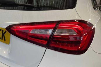 MERCEDES-BENZ A CLASS 1.3 A180 SE (Executive) Hatchback 5dr Petrol 7G-DCT Euro 6 (s/s)