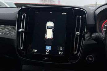 VOLVO XC40 1.5 T3 R-Design SUV 5dr Petrol Auto Euro 6 (s/s) (163 ps)