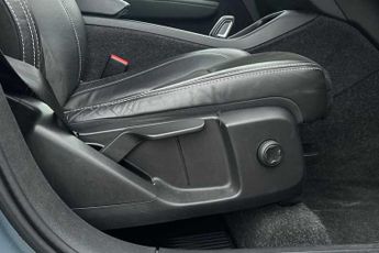 VOLVO XC40 1.5 T3 R-Design SUV 5dr Petrol Auto Euro 6 (s/s) (163 ps)