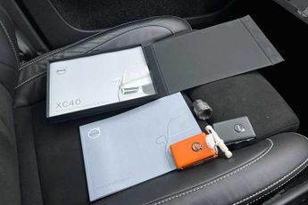 VOLVO XC40 1.5 T3 R-Design SUV 5dr Petrol Auto Euro 6 (s/s) (163 ps)