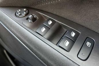 VAUXHALL CROSSLAND 1.2 Turbo Ultimate SUV 5dr Petrol Auto Euro 6 (s/s) (130 ps)