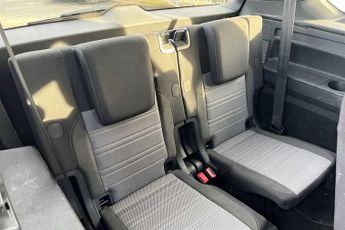 VOLKSWAGEN TOURAN 1.5 TSI EVO R-Line MPV 5dr Petrol DSG Euro 6 (s/s) (150 ps)
