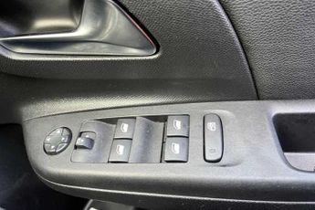 Vauxhall Corsa Electric 50 kWh (136 PS) Elite Premium 5 Door Electric Hatchback *** 1 Pr