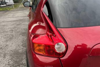 Nissan Juke 1.6i (117 PS) Tekna 5 Door Petrol SUV Automatic 