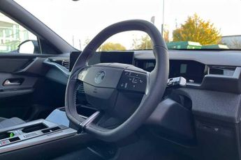 Vauxhall Grandland Electric 73kWh GS SUV 5dr Electric Auto (213 ps)