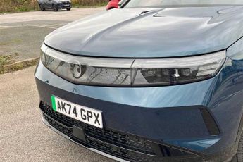 Vauxhall Grandland Electric 73kWh GS SUV 5dr Electric Auto (213 ps)