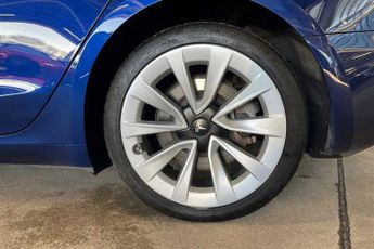 TESLA MODEL 3 (Dual Motor) Long Range Saloon 4dr Electric Auto 4WDE (346 ps)