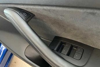 TESLA MODEL 3 (Dual Motor) Long Range Saloon 4dr Electric Auto 4WDE (346 ps)