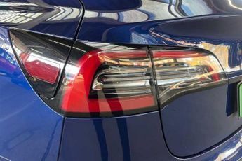 TESLA MODEL 3 (Dual Motor) Long Range Saloon 4dr Electric Auto 4WDE (346 ps)