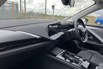 Vauxhall Astra Electric 54kWh Griffin Hatchback 5dr Electric Auto (156 ps)
