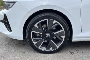 Vauxhall Astra Electric 54kWh Griffin Hatchback 5dr Electric Auto (156 ps)