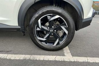 NISSAN JUKE 1.0 DIG-T N-Connecta SUV 5dr Petrol DCT Auto Euro 6 (s/s) (114 p