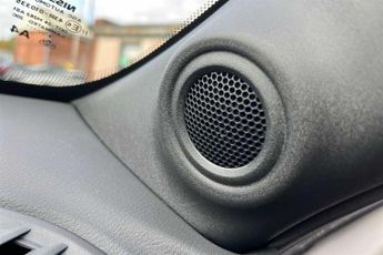 NISSAN JUKE 1.0 DIG-T N-Connecta SUV 5dr Petrol DCT Auto Euro 6 (s/s) (114 p