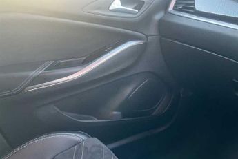 Vauxhall Grandland 1.5 Turbo D Ultimate SUV 5dr Diesel Auto Euro 6 (s/s) (130 ps)