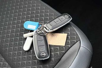 NISSAN JUKE 1.0 DIG-T N-Connecta SUV 5dr Petrol DCT Auto Euro 6 (s/s) (114 p