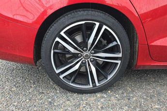 VOLVO S60 2.0 B5 MHEV R-Design Saloon 4dr Petrol Hybrid Auto Euro 6 (s/s) 