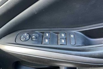 Vauxhall Grandland 1.5 Turbo D (130 PS) GS Line 5 Door SUV Automatic *** 1 Private 