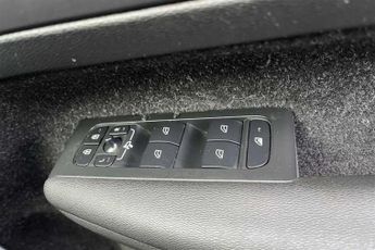 Volvo Xc40 2.0 T4 (190 PS) R-Design 5 Door Petrol SUV AWD Automatic *** 360