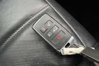 LAND ROVER RANGE ROVER EVOQUE 1.5 P300e 12.2kWh R-Dynamic S SUV 5dr Petrol Plug-in Hybrid Auto