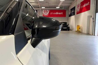 NISSAN JUKE 1.0 DIG-T N-Connecta SUV 5dr Petrol DCT Auto Euro 6 (s/s) (114 p