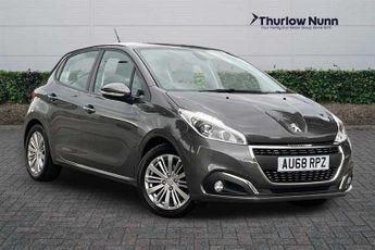 Peugeot 208 1.2 PureTech Signature Hatchback 5dr Petrol Manual Euro 6 (s/s) 