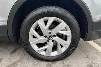 Volkswagen Tiguan Allspace 1.5 TSi (150 PS) Life 5 Door Petrol SUV Automatic 7 Seats *** 1 